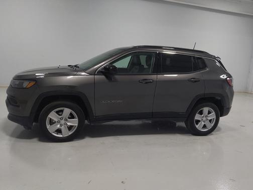 Granite Crystal Metallic Clearcoat 2022 Jeep Compass Latitude