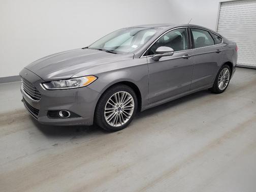 Gray 2014 Ford Fusion SE
