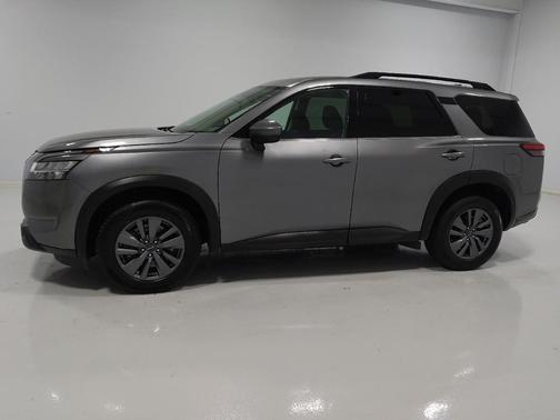 2022 Nissan Pathfinder SV 4WD