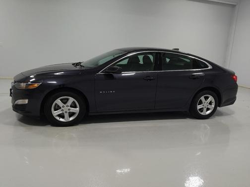 Dark Ash Metallic 2022 Chevrolet Malibu 1LS