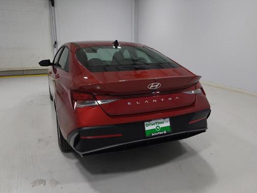 Ultimate Red 2025 Hyundai ELANTRA SE