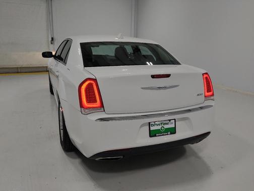 2017 Chrysler 300 Limited