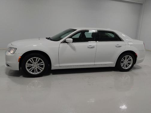 2017 Chrysler 300 Limited