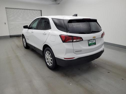 Summit White 2022 Chevrolet Equinox LS