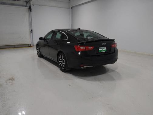 Mosaic Black Metallic 2022 Chevrolet Malibu FWD RS