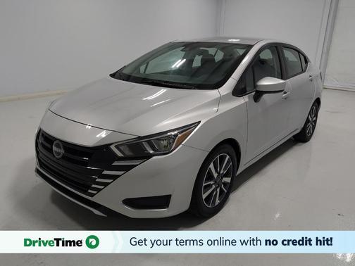 Brilliant Silver Metallic 2023 Nissan Versa 1.6 SV