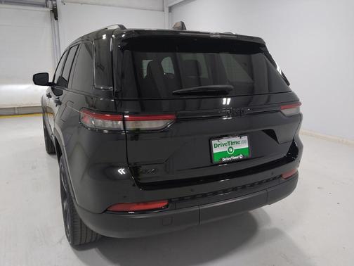 Diamond Black Crystal Pearlcoat 2023 Jeep Grand Cherokee Altitude