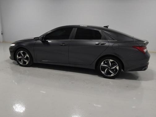 2022 Hyundai ELANTRA Limited