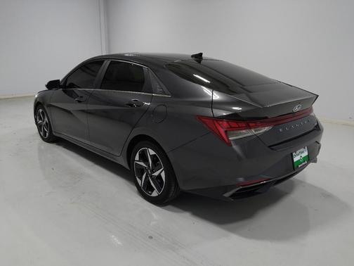 2022 Hyundai ELANTRA Limited