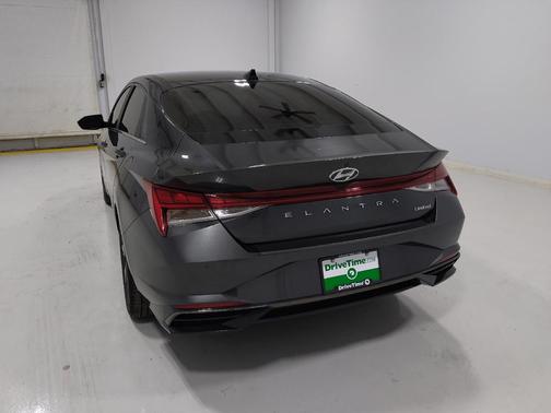 2022 Hyundai ELANTRA Limited