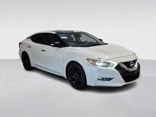 Pearl White 2017 Nissan Maxima 3.5 Platinum