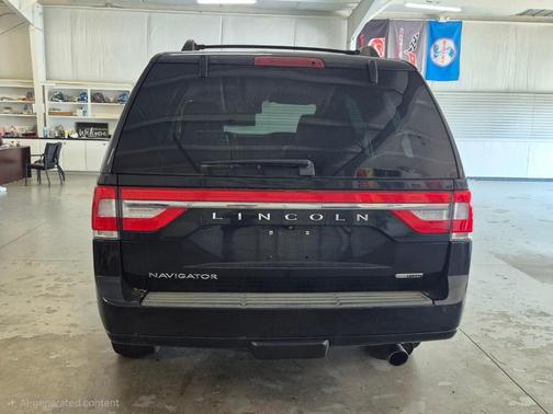 Black 2015 Lincoln Navigator Base