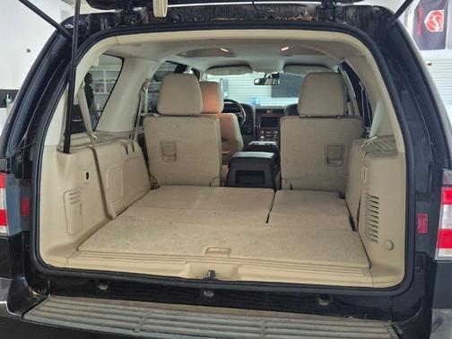 Black 2015 Lincoln Navigator Base