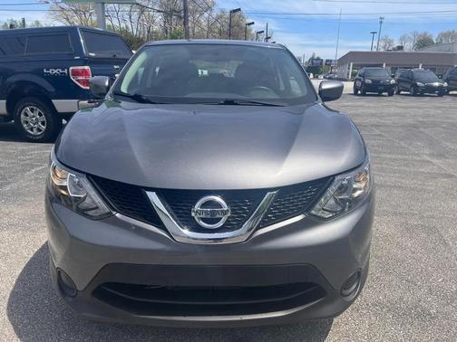 Gray 2017 Nissan Rogue Sport S