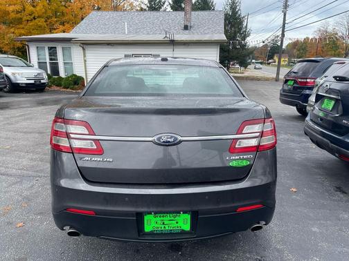 2017 Ford Taurus Limited