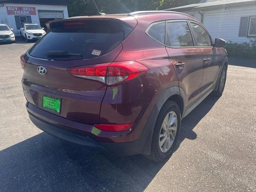 Ruby Wine 2017 Hyundai TUCSON SE