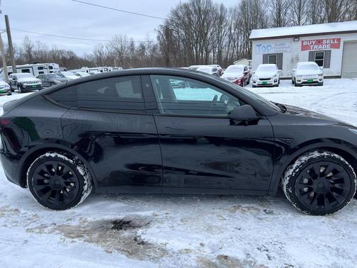 2024 Tesla Model Y Long Range RWD *Ltd Avail*