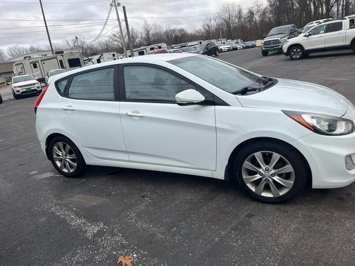 2013 Hyundai Accent SE