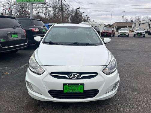 2013 Hyundai Accent SE