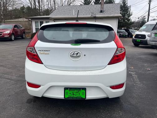 2013 Hyundai Accent SE