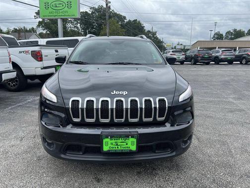 Brilliant Black Crystal Pearlcoat 2014 Jeep Cherokee Latitude