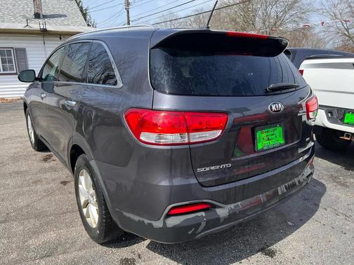2016 Kia Sorento LX