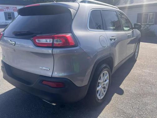 Granite Crystal Metallic Clearcoat 2015 Jeep Cherokee Latitude