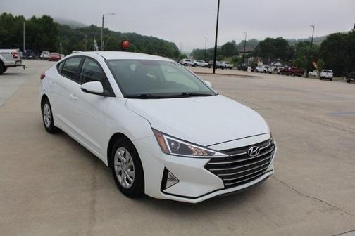 Photo 2 of 19 of 2019 Hyundai Elantra SE