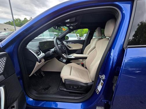 Portimao Blue Metallic 2024 BMW X2 xDrive28i