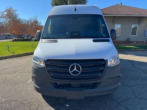 Arctic White 2026 Mercedes-Benz Sprinter 2500 170 WB