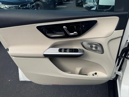 2025 Mercedes-Benz GLC 350e Base 4MATIC