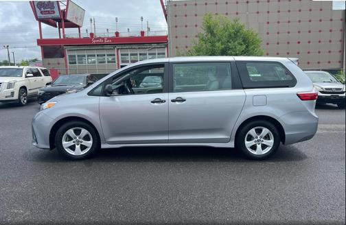 2018 Toyota Sienna L