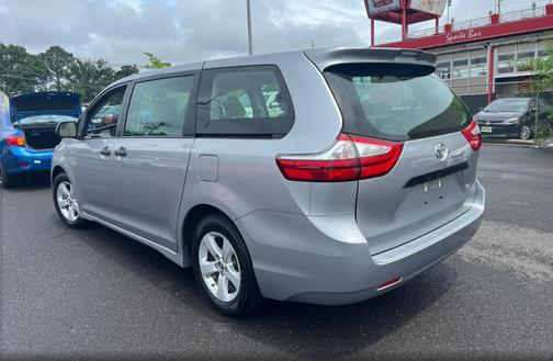 2018 Toyota Sienna L