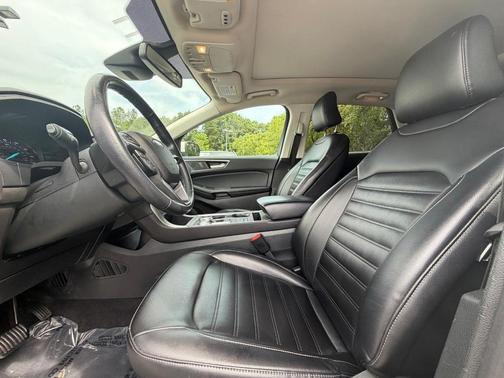 White Metallic 2023 Ford Edge SEL