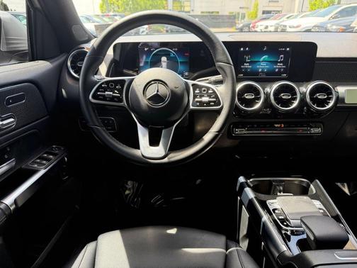 Iridium Silver Metallic 2020 Mercedes-Benz GLB 250 Base 4MATIC