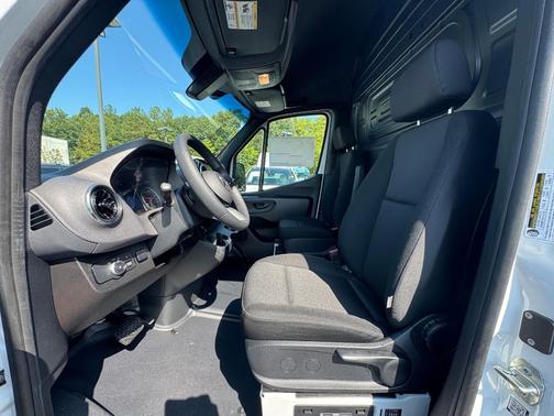 Arctic White 2026 Mercedes-Benz Sprinter 2500 170 WB High Roof Extended Cargo