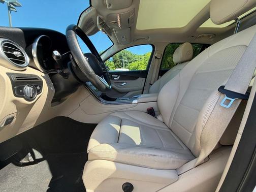 Polar White 2020 Mercedes-Benz GLC 300 Base 4MATIC