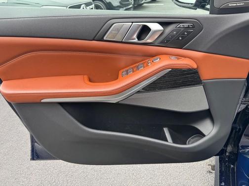 2021 BMW X7 M50i
