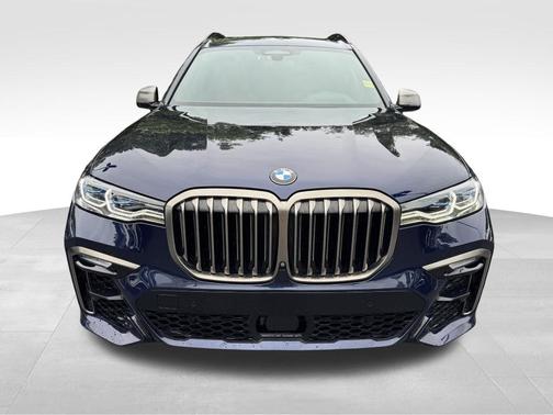 2021 BMW X7 M50i