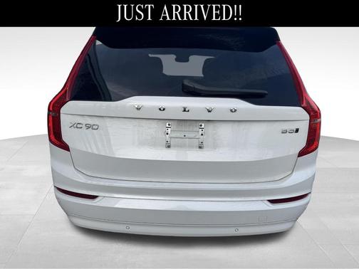 2023 Volvo XC90 B5 Core