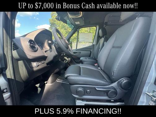 2025 Mercedes-Benz Sprinter 2500 Standard Roof