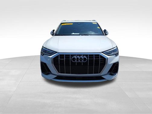 Glacier White Metallic 2022 Audi Q3 45 S line Premium