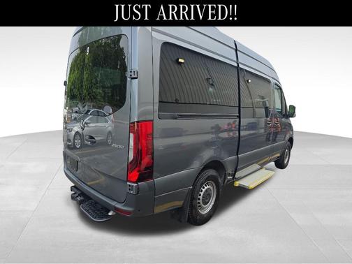 2024 Mercedes-Benz Sprinter 2500 144 WB Standard Roof Passenger