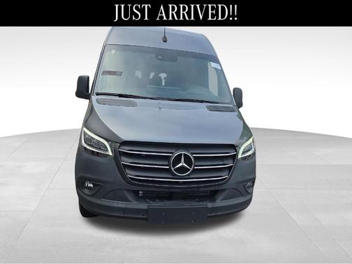 2024 Mercedes-Benz Sprinter 2500 144 WB Standard Roof Passenger