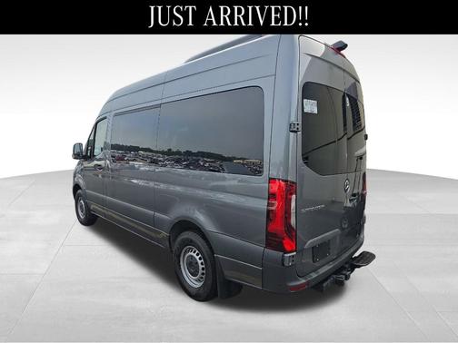2024 Mercedes-Benz Sprinter 2500 144 WB Standard Roof Passenger