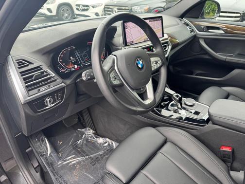 2024 BMW X4 xDrive30i