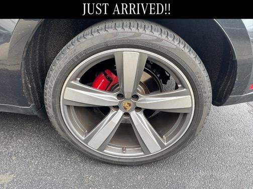 2023 Porsche Macan S