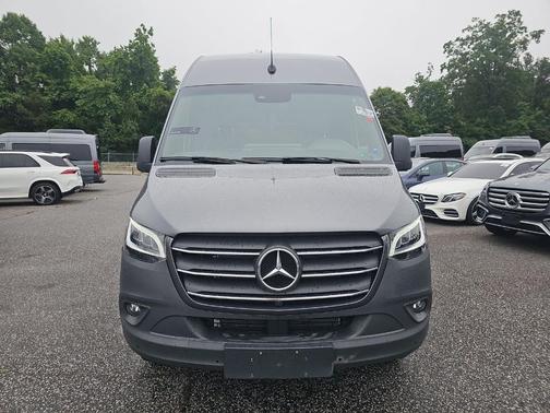 2024 Mercedes-Benz Sprinter 2500 144 WB Standard Roof Passenger
