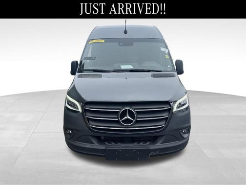 2024 Mercedes-Benz Sprinter 2500 144 WB Standard Roof Passenger