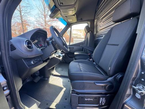2026 Mercedes-Benz Sprinter 2500 Standard Roof